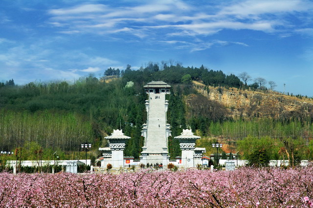 汉梁王陵.jpg
