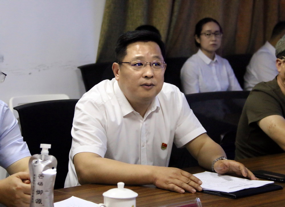 李中华_调整大小.jpg